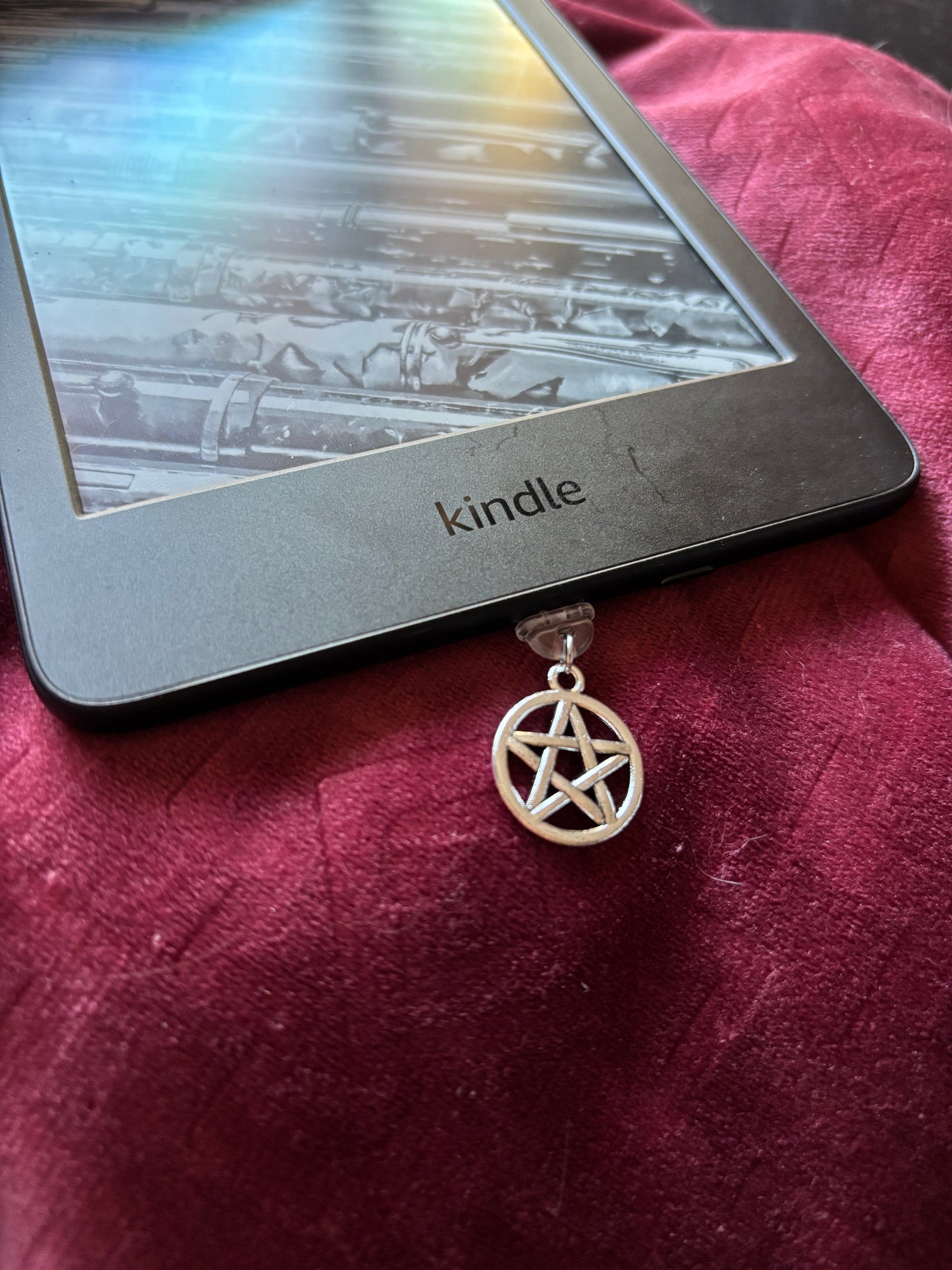 Pentagram Kindle/Phone Charm